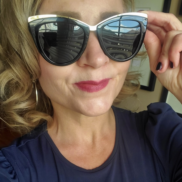 Meet your Posher, Kim - Picture 10 of 11